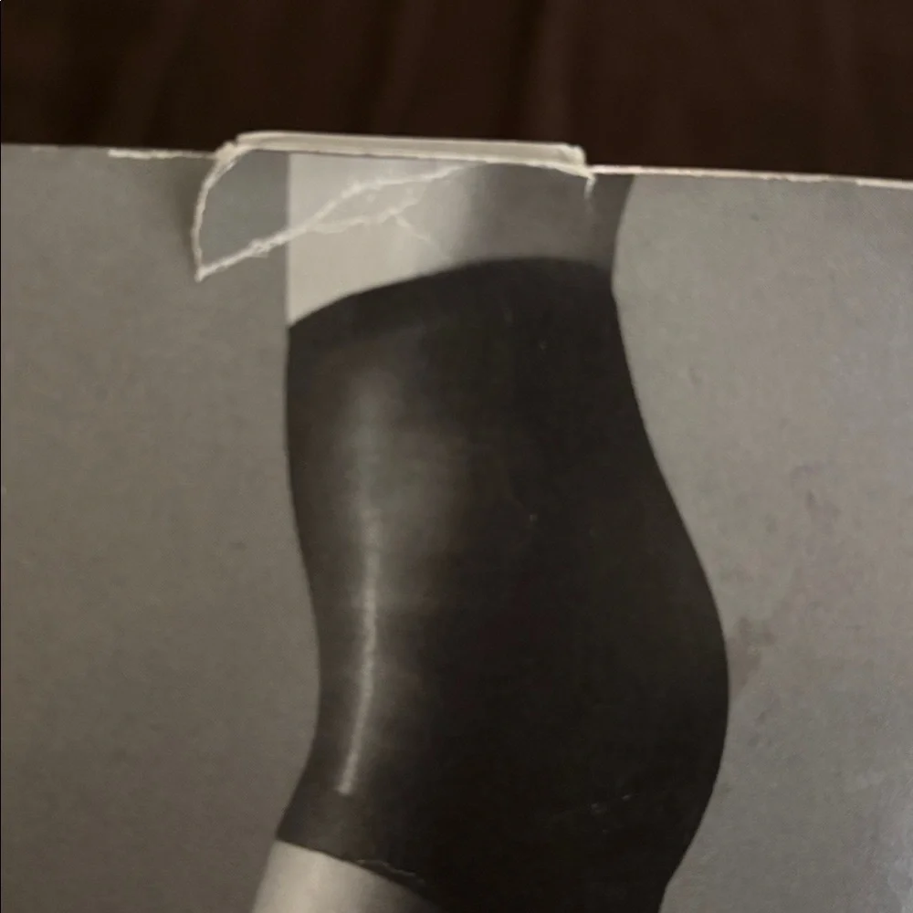 New York & Company NAVY Sheer Control Top Hosiery. NWT